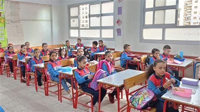 تقسيم الفصل لـ 3 مجموعات.. قرارات جديدة من التعليم بشأن الواجبات المنزلية والتقييمات الأسبوعية للطلاب 