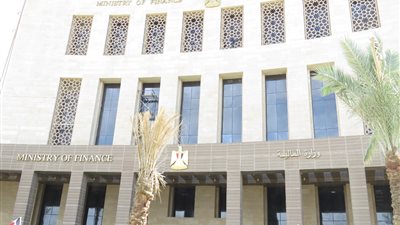 وزارة المالية تقبل عروض شراء أذون خزانة بقيمة 113.4 مليار جنيه