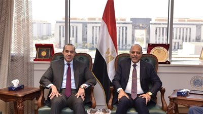 وزيرا العمل والشؤون النيابية والقانونية يبحثان سرعة مناقشة مشروع قانون العمل لعرضه على مجلس النواب