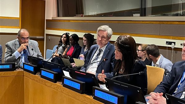 خلال المشاركة