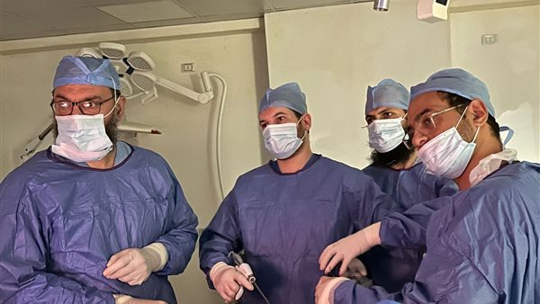 الفريق الطبي خلال