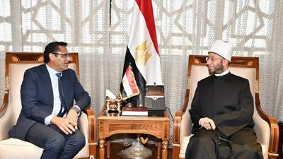 أسامة الأزهري يستقبل نقيب الصحفيين بمقر وزارة الأوقاف