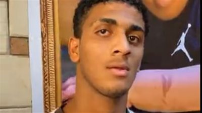 حارس مقبرة ضاضا إسماعيل الليثي يكشف كواليس دفنه: كان نازل قبره بيضحك| بث مباشر 