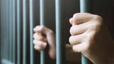 خنقها بسبب ضائقة مالية.. حبس المتهم بقتل زوجته بوادي النطرون 4 أيام 