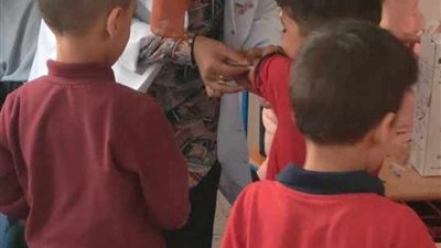 تطعيمات الطلاب في المدارس ضد الالتهاب السحائي| صور 