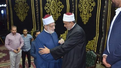 وكيل الأزهر ووزير الأوقاف والمفتي يُعزون الشيخ جابر طايع في والدته
