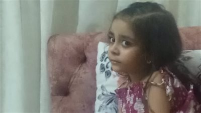 عندي أمل في 57357.. أب يستغيث من معاناة ابنته مع سرطان الدم: بقالها شهر مبتتحركش