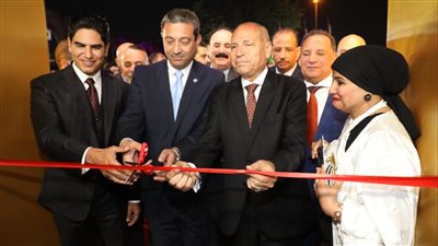بتخفيضات 30%.. محافظا القاهرة ودمياط وأبو هشيمة يفتتحون معرض صنع في دمياط للأثاث| صور