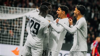 مرموش يشارك في تعادل آينتارخت أمام فيكتوريا بلزن في الدوري الأوروبي