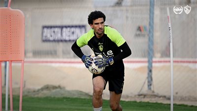 مصدر: محمد عواد جاهز لمباراة الزمالك والمصري بعد تعافيه من إصابة الركبة