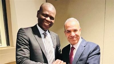 وزير الخارجية والهجرة يلتقي نظيره بجنوب إفريقيا 