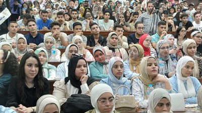 التزام طلاب جامعة القاهرة بالحضور في أول أيام العام الدراسي الجديد