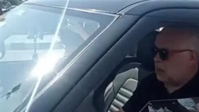 بحضور أشرف زكي ومحسن منصور.. حزن وانهيار إسماعيل فرغلي خلال تشييع جنازة زوجته| بث مباشر