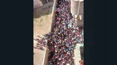 قبل حدوث كارثة.. غضب أولياء الأمور بعد تكدسات الطلاب أمام مدرسة المرج التجريبية