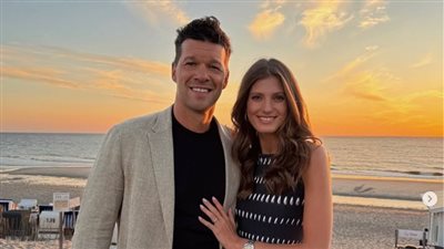 تصغره بـ25 عاما.. نجم تشيلسي السابق يعلن الارتباط بحبيبة نجله المتوفى 