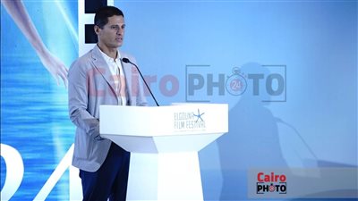 عمرو منسي يوجه رسالة دعم للشعب اللبناني في مؤتمر مهرجان الجونة السينمائي | بث مباشر