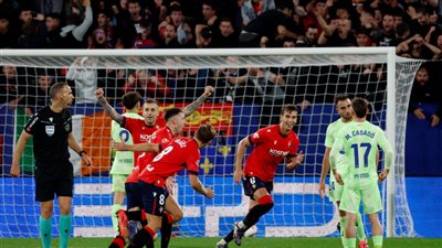 برشلونة يخسر أمام أوساسونا برباعية في الدوري الإسباني