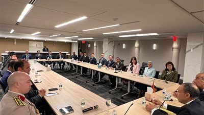 وزير الخارجية يلتقي أعضاء بعثة مصر الدائمة لدى الأمم المتحدة والقنصلية في نيويورك