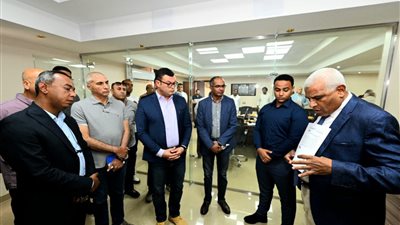 خلال جولته بالمحافظة.. 7 توجيهات عاجلة من وزير الإسكان لمسئولي جهاز مدينة أسوان الجديدة 