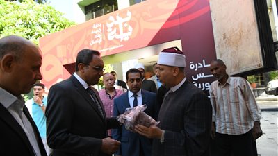 محافظ قنا: استلام 2 طن لحوم صكوك أضاحي ضمن مبادرة بداية لتوزيعها على المستحقين