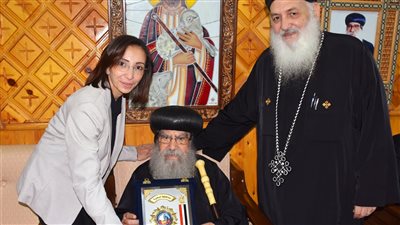 تكريم الأنبا باخوميوس من محافظ البحيرة ضمن احتفالات العيد القومي