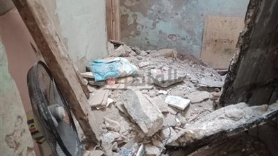 لجنة هندسية للمعاينة.. التحقيق في انهيار منزل قديم برأس التين في الإسكندرية 