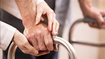 الإفتاء: يجوز دفع الزكاة لدور المسنين