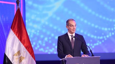 وزير الاتصالات: استكمال رقمنة الخدمات بقطاعات متعددة ومنها منظومة التأمين الصحي الشامل