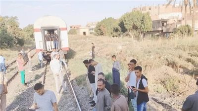 توقف حركة القطارات بعد خروج 3 عربات عن القضبان في المنيا