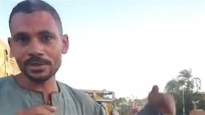 أهالي نجع محروس يطالبون بإنشاء كوبري مشاة: الطلاب بيعدوا على ماسورة عشان يروحوا المدرسة| بث مباشر 