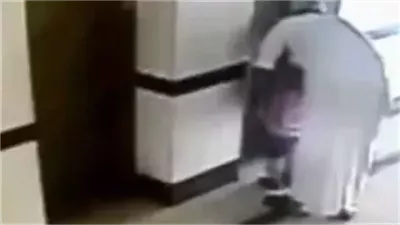 القبض على مسن استدرج طالبة وتعدى عليها داخل منزله بالجيزة 