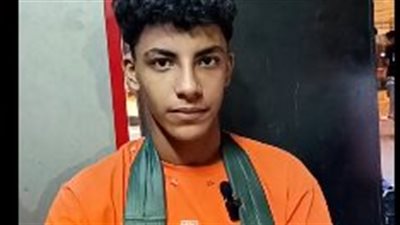 ناشئ بنادي السكة الحديد يستغيث من اعتداء شاب وأسرته عليه بكرداسة: ضربوني بسكينة على أيدي|بث مباشر 