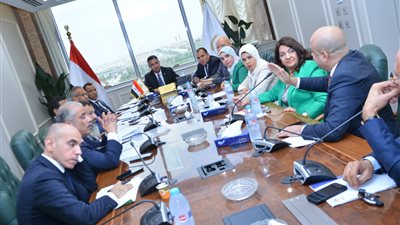 وزير التموين يناقش مع عدد من أعضاء مجلسي النواب والشيوخ ملف الدعم العيني والنقدي