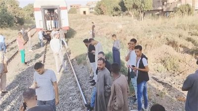 مصدر يكشف تفاصيل انفصال عربة قطار الصعيد 986 | بث مباشر