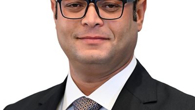 وزير الإسكان يوجه بإنهاء المشروعات التي تمس حياة المواطنين بشكل مباشر