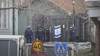 إطلاق نار أمام سفارة تل أبيب في ستوكهولم.. والشرطة تدفع بعشرات السيارات 