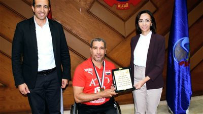 محافظ البحيرة تكرم سامي السبعاوي لاعب منتخب مصر لكرة اليد للكراسي المتحركة المتوج ببطولة العالم