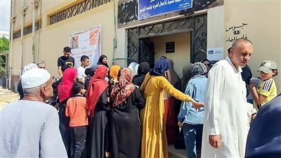 جامعة السويس تنظم قافلة طبية بحي عتاقة ضمن مبادرة بداية لبناء الإنسان