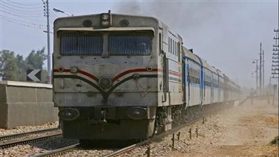 تفاصيل مصرع شخص أسفل عجلات قطار على السكة الحديد ببني سويف | بث مباشر