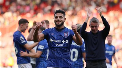 بعد استبعاده من قائمة المنتخب.. سام مرسي ينافس على جائزة لاعب الشهر في إيبسويتش تاون