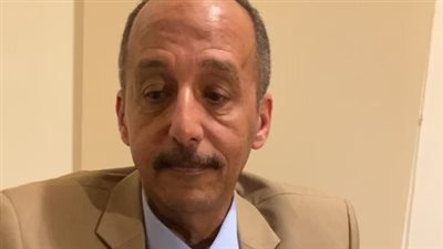 أستاذ جامعي يستغيث من صاحب عقار بالشروق: عاوز يطردني من الشقة.. وقاطع عني المياه والنور| بث مباشر 