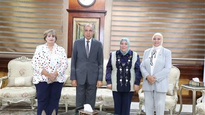 محافظ المنيا يبحث مع وفد القومي للمرأة تفعيل مبادرة بداية لتعزيز التنمية البشرية وتمكين المرأة