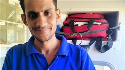 ركن العربية على جنب وولّدها.. مسعف ينقذ حياة سيدة فاجأتها آلام الولادة المتعثرة 