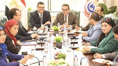 وزارتا الإسكان والصحة تبحثان سبل تعزيز التعاون المشترك في ملف التنمية البشرية