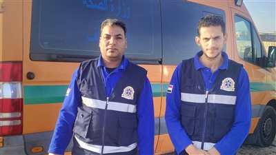 أول تعليق من مسعف حلايب بعد إنقاذه سيدة فاجأتها آلام الولادة بالطريق: ولدّتها طبيعي في 10 دقايق