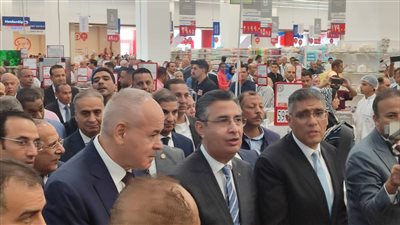 وزير التموين يفتتح هايبر 1 بطريق السخنة
