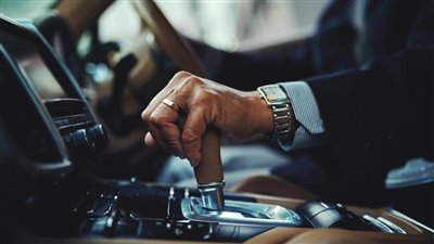 4 علامات تشير إلى ضرورة تغيير سائل ناقل الحركة