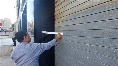 ستوك براند وسينس أبرزها.. غلق وتشميع محال ملابس ومعارض بمدينة نصر | صور