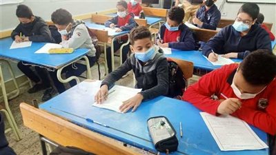 التعليم تشدد على عقد امتحانات الشهر في فترة دراسية واحدة