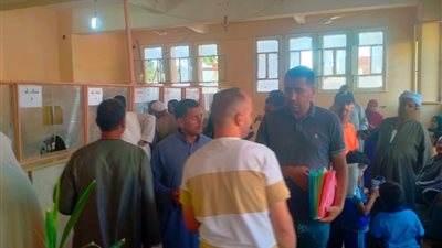 إقبال مواطني الجيزة على الأحياء للتقدم بطلبات التصالح خلال العطلات الرسمية | صور